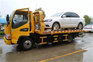 梅河口附近拖车救援24小时服务热线